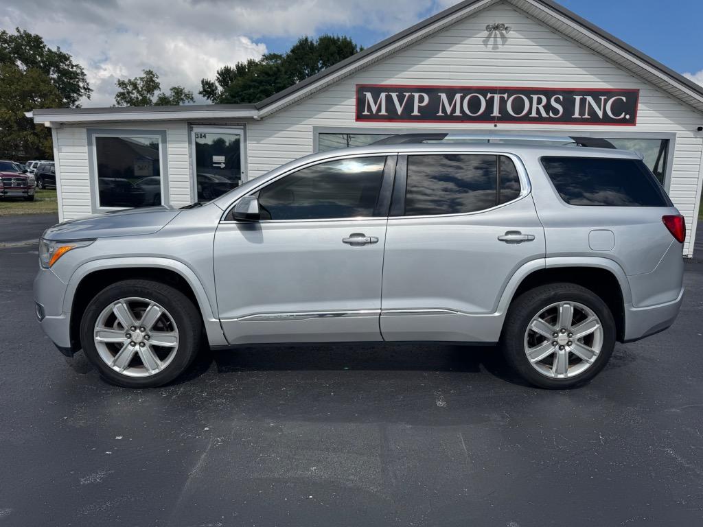 2017 GMC Acadia Denali's photo