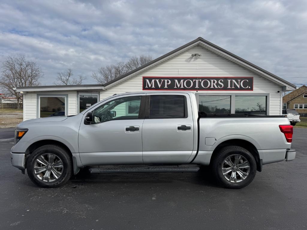 2019 Nissan Titan SV's photo