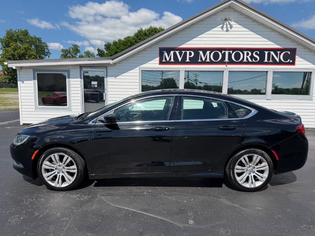 2015 Chrysler 200 Limited's photo