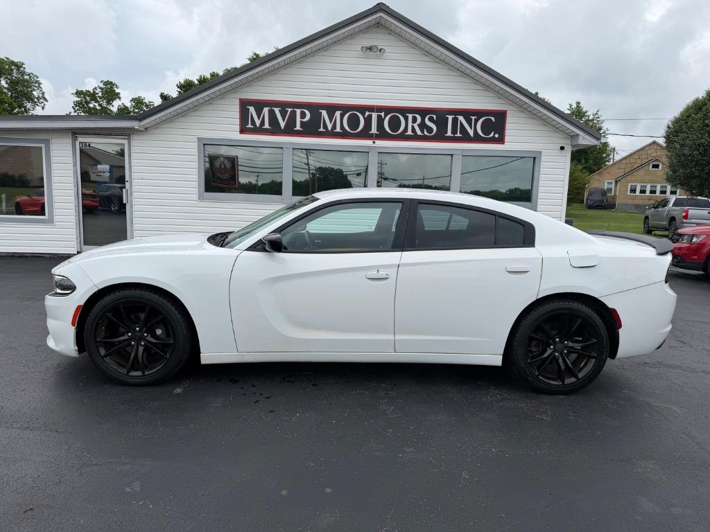 2016 Dodge Charger SE's photo